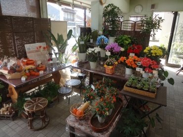 「にしはら」　（群馬県桐生市）の花屋店舗写真3